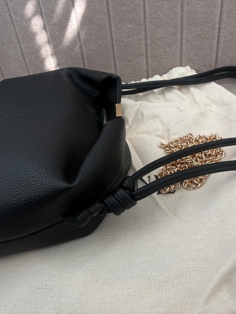 【美品】Beri ショルダーバッグ 黒