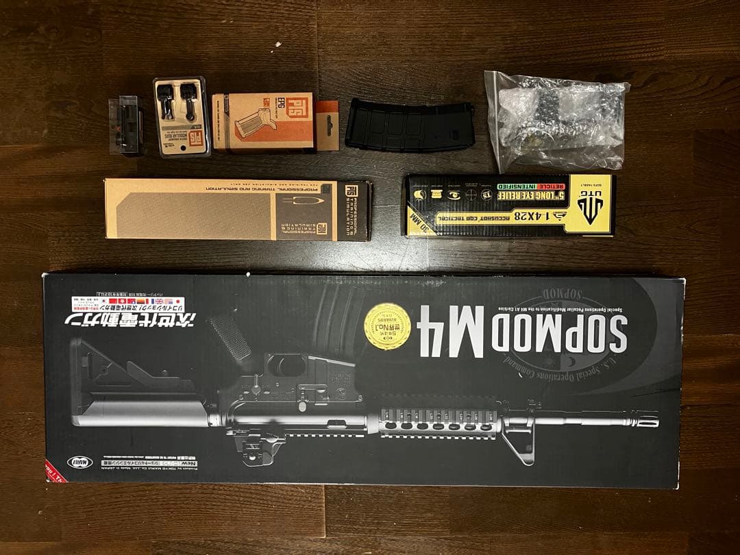SOPMOD M4 エアソフトガン スコープ付き