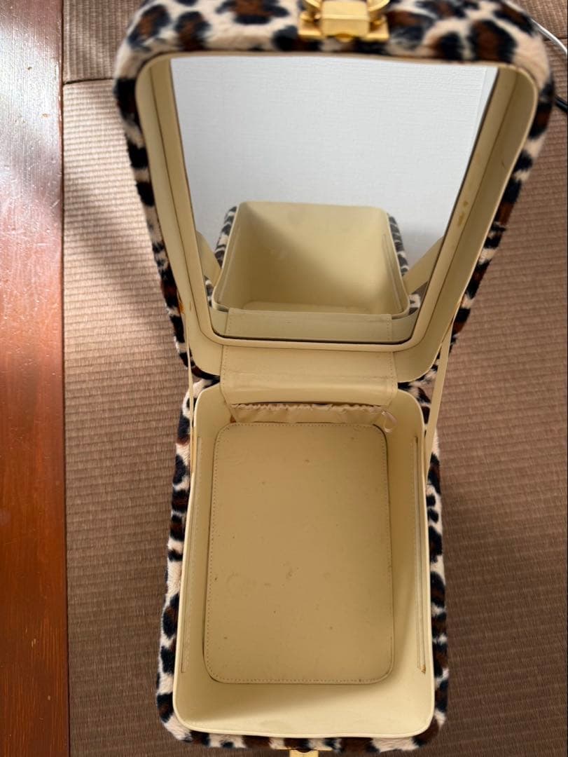 キティ　ハローキティレオパード　ヒョウ柄　ファー　化粧ボックス