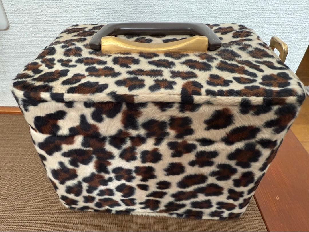 キティ　ハローキティレオパード　ヒョウ柄　ファー　化粧ボックス