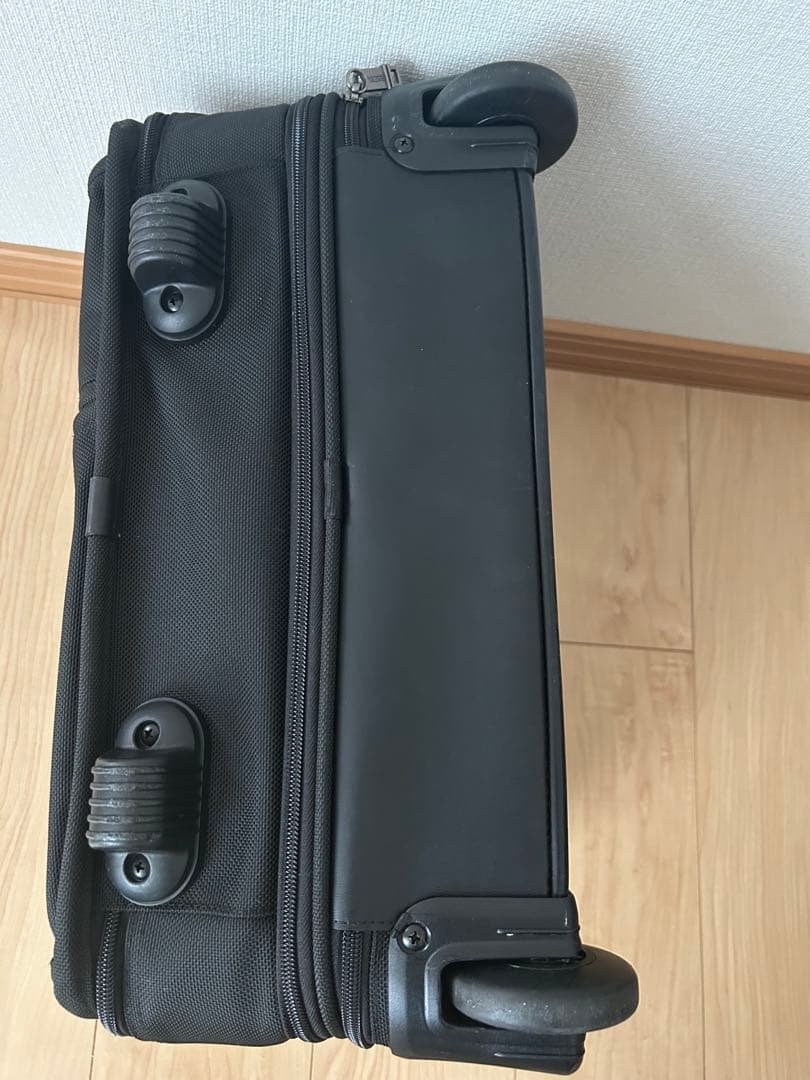 TUMI ブラック ナイロン キャリーケースビジネスバッグ 26003D4