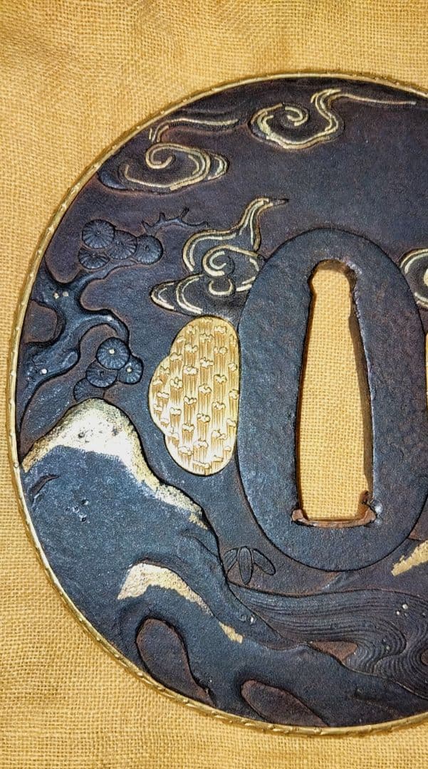 鉄鍔　鐔　(無銘宗典　橋袂賢人図)　江戸時代　金覆輪　金埋金　箱付き