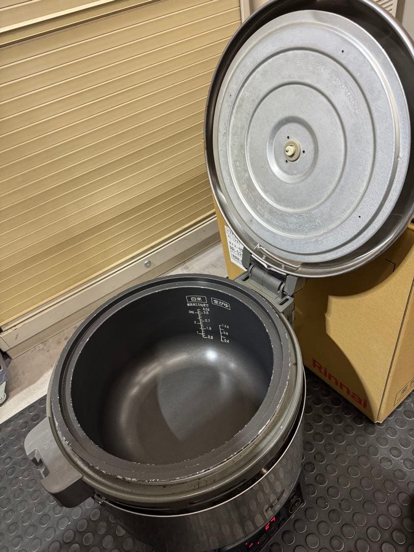 ！2022年製！リンナイ業務用ガス炊飯器2升炊き　都市ガス　RR-S200GV2