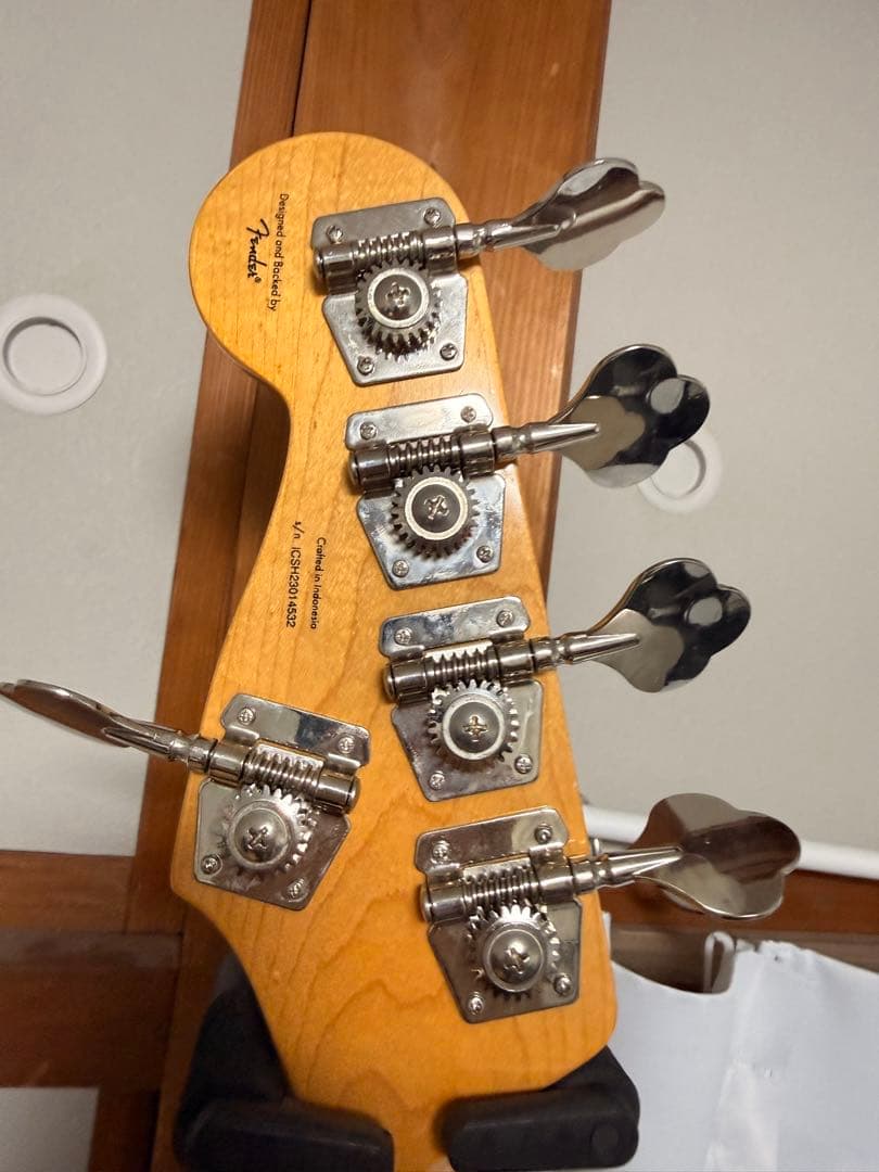 ベース Classic Vibe '70s Jazz Bass V