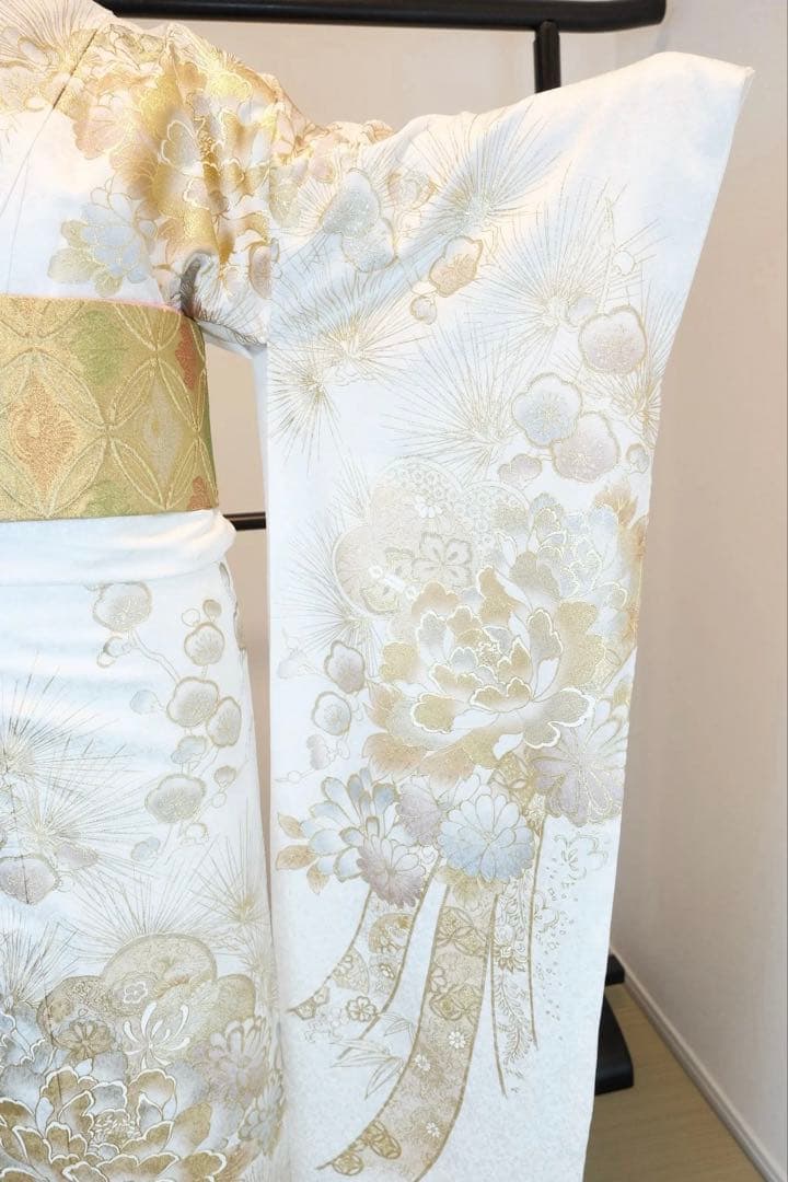 ＊新品＊高級振袖美品 振袖 白地 金駒刺繍 豪華絢爛な花々 結婚式 成人式
