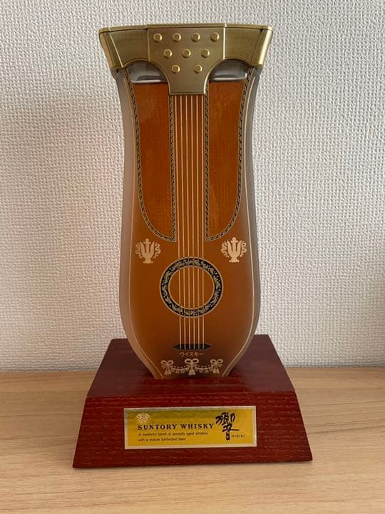 サントリー 響 楽器ボトル リラギター 600ml 未開封