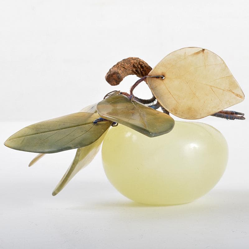 中国　玉石白玉彫刻　桃　置物　時代箱付　M　R5371