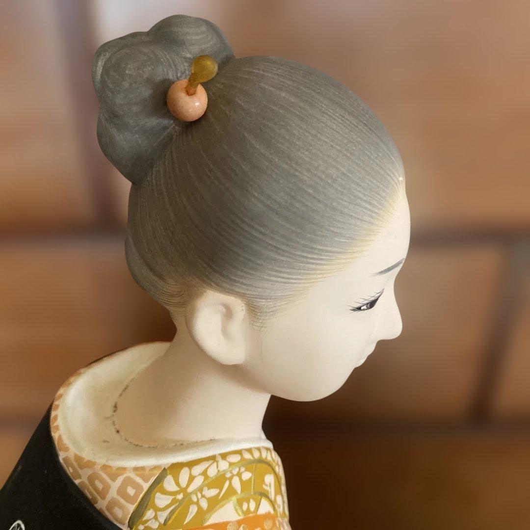 博多人形　オレンジと黒の着物