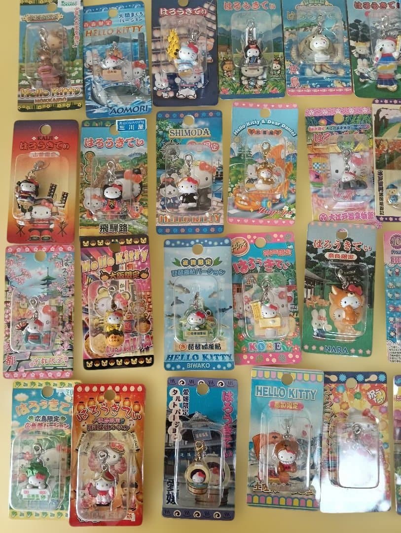 162個！ハローキティストラップ、ファスナーマスコット都道府県制覇３セット