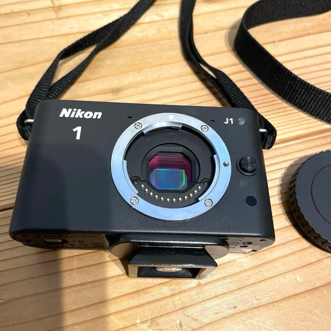 Nikon J1 カメラ 本体 レンズ 充電器 USBケーブル 使用説明書