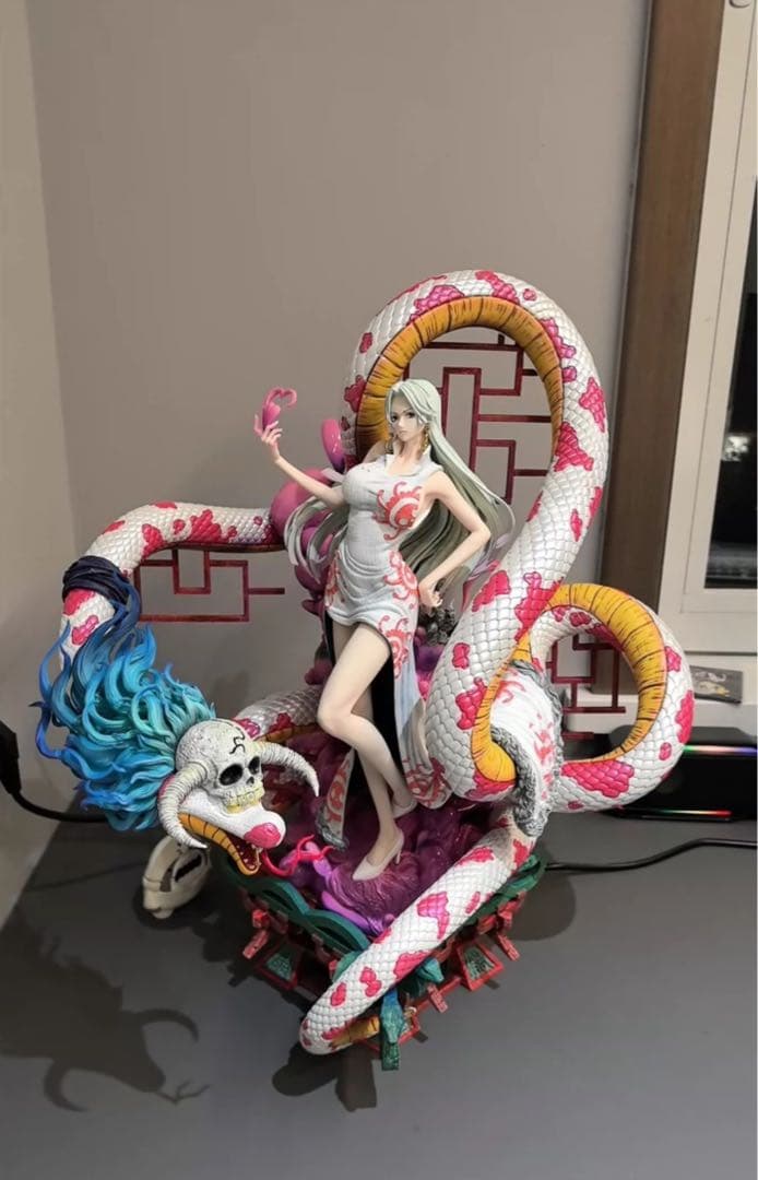 ワンピース　ボア・ハンコック　ガレージキット　フィギュア　完成品