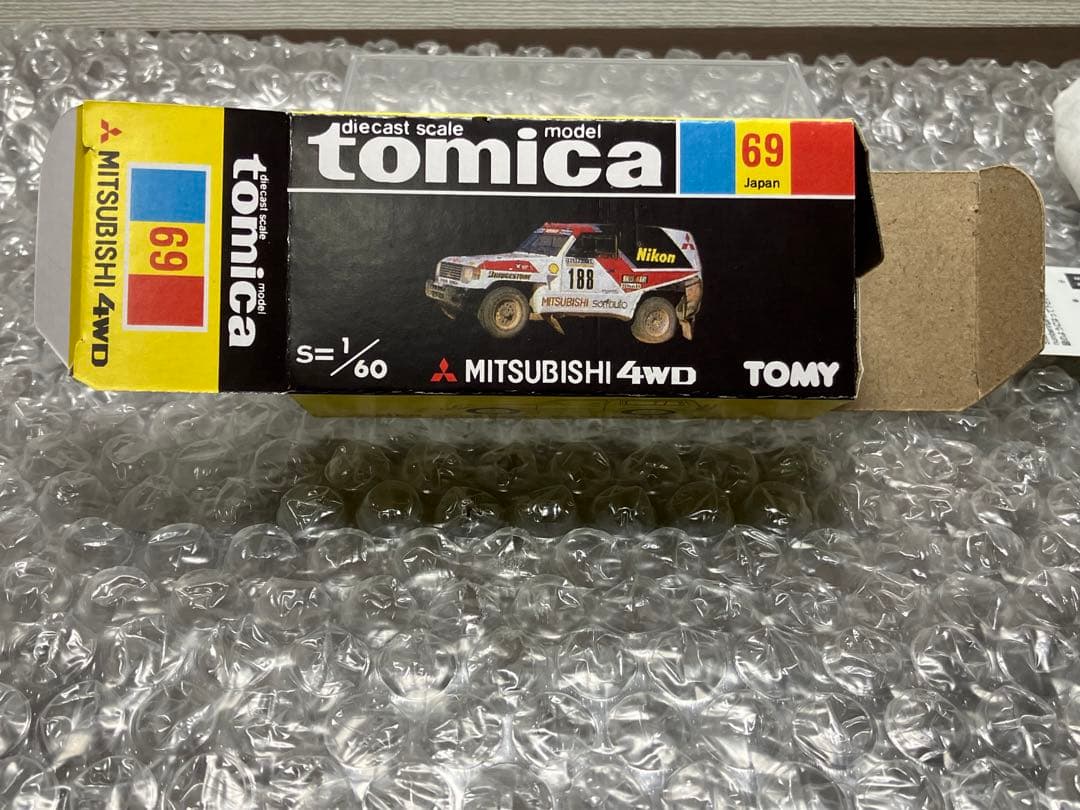 トミカ 黒箱 日本製 No.69 ニコン 特注 三菱 パジェロ 4WD