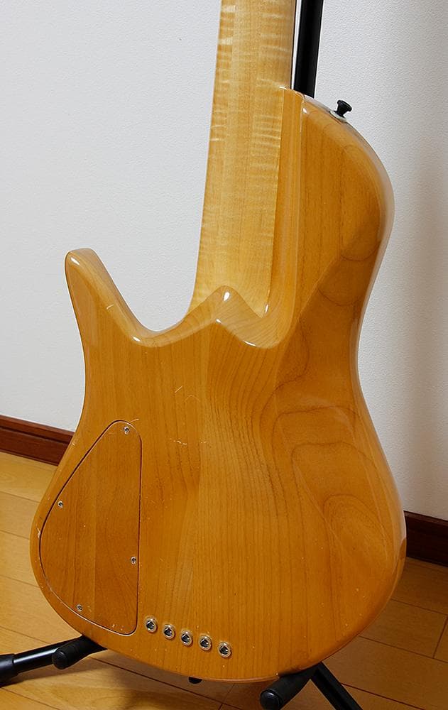 個人工房製　オリジナル5弦ベース