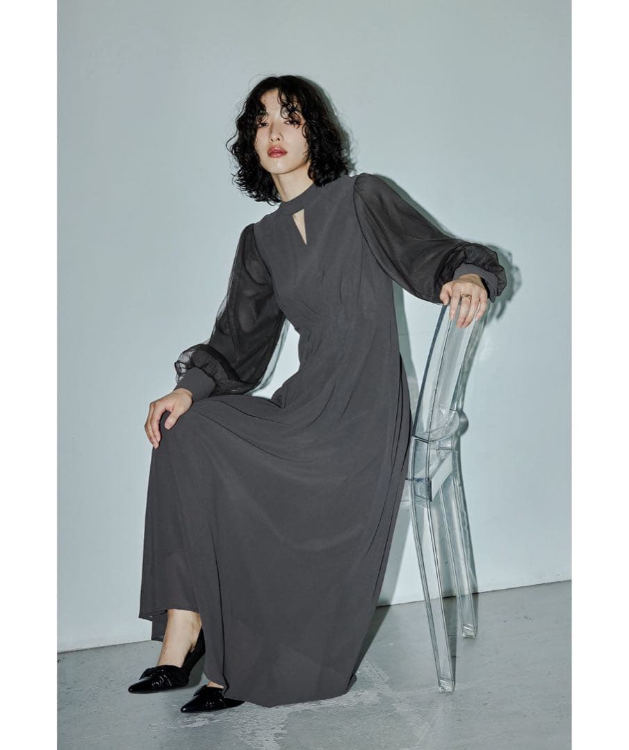 かなまるさま専niana Vネックシアースリーブドレス