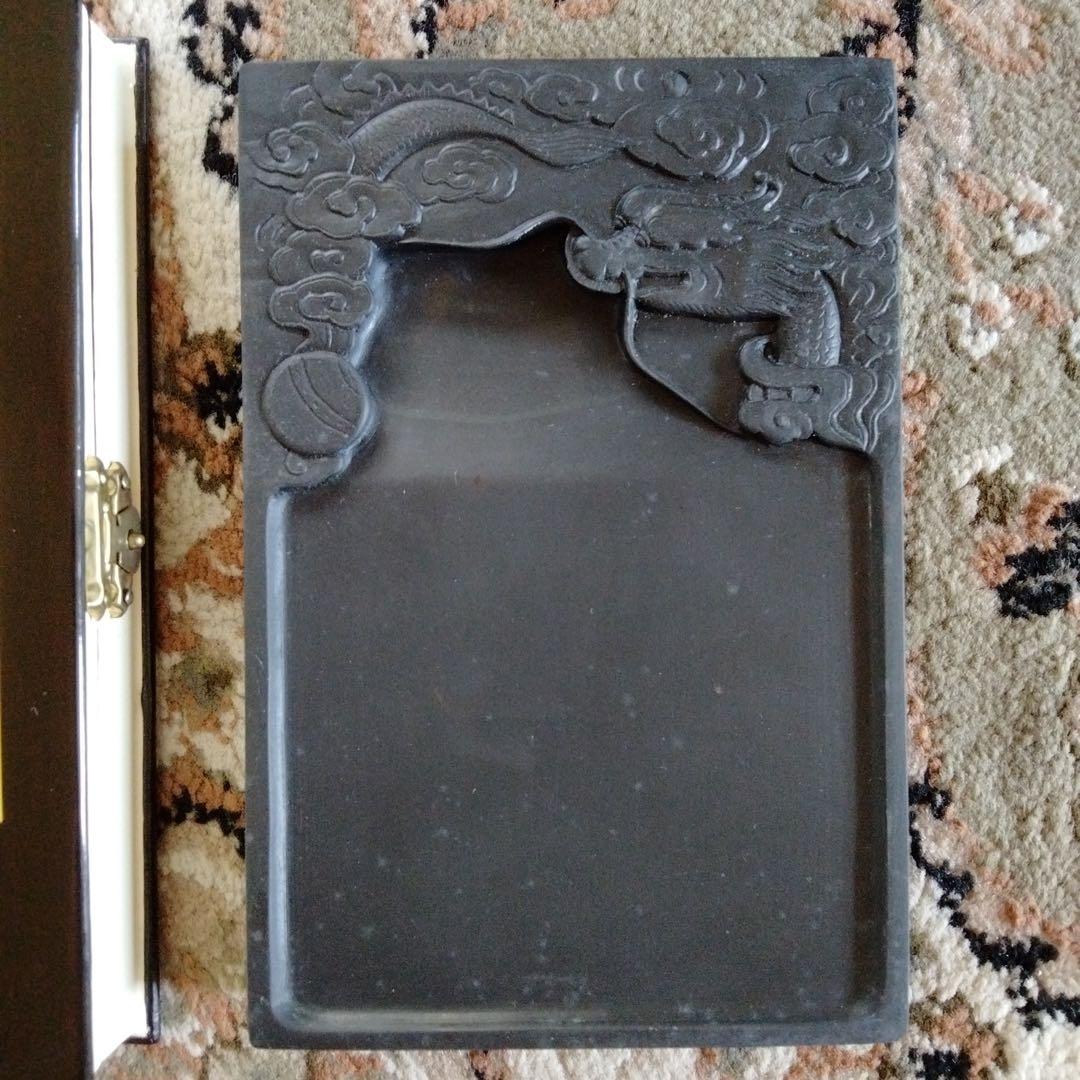 旧蔵した貴重中国骨董【歙州龍尾金星古硯】細工精密龍雲彫刻最高級漆塗り漆器硯箱付き
