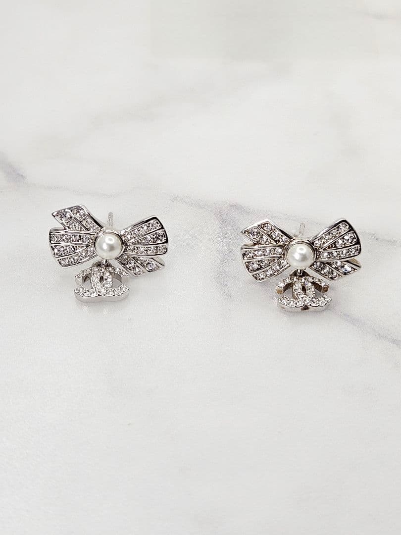 CHANEL シャネル リボンモチーフ ココマーク ラインストーン ピアス