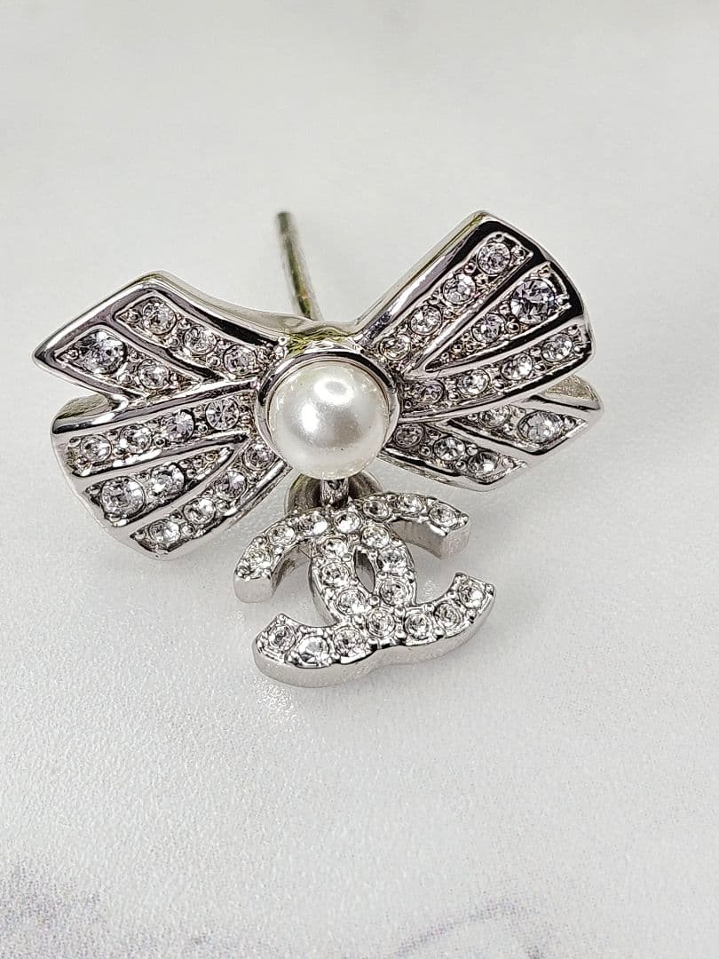 CHANEL シャネル リボンモチーフ ココマーク ラインストーン ピアス