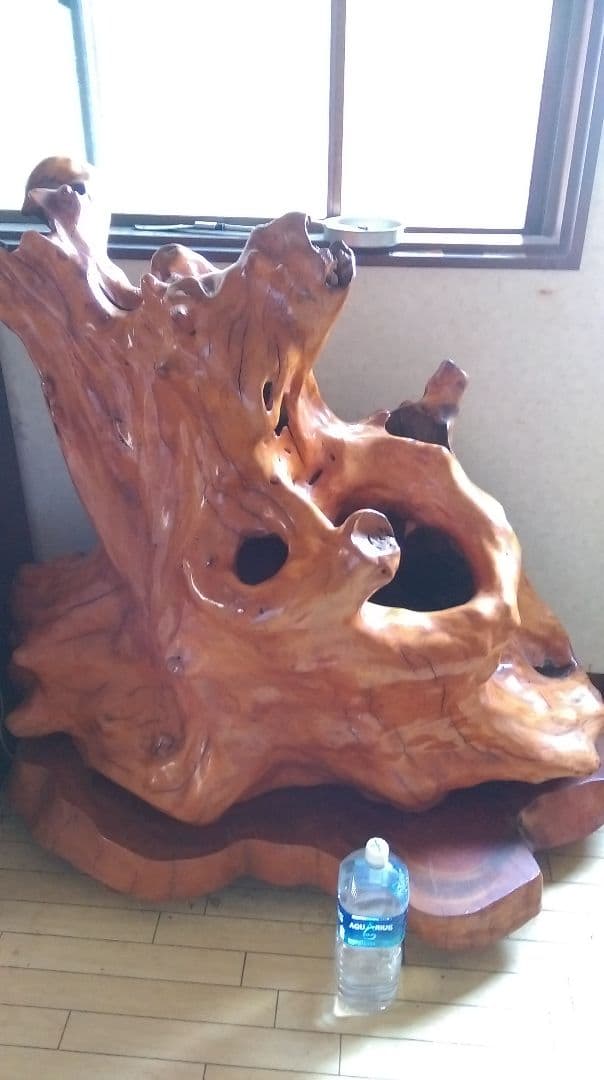 木の置物　玄関