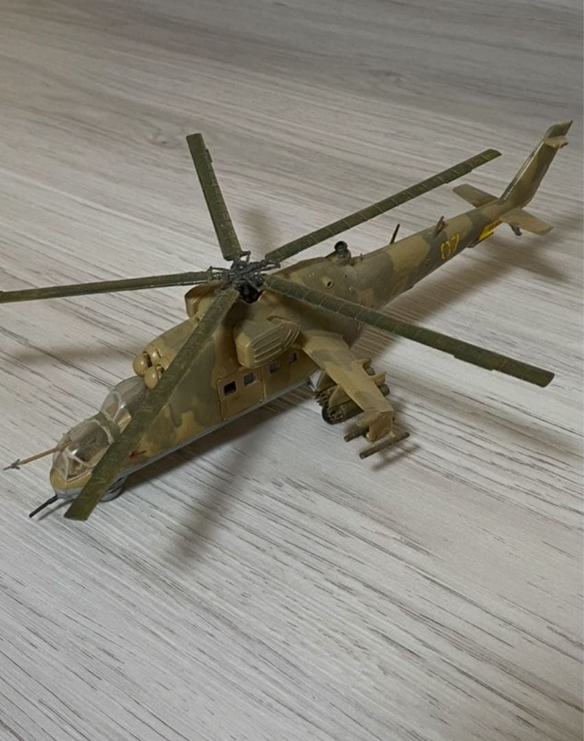 値下げしました。1機壊れてヘリコプターモデル6機になりました。