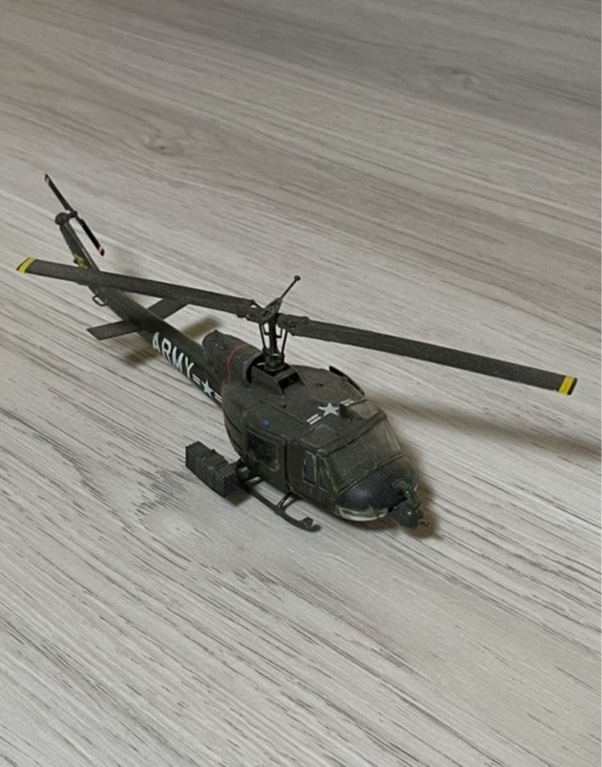 値下げしました。1機壊れてヘリコプターモデル6機になりました。