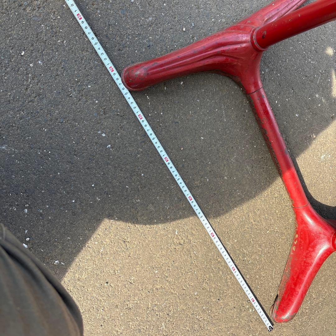 アンティーク　子供用 赤い机　椅子付き