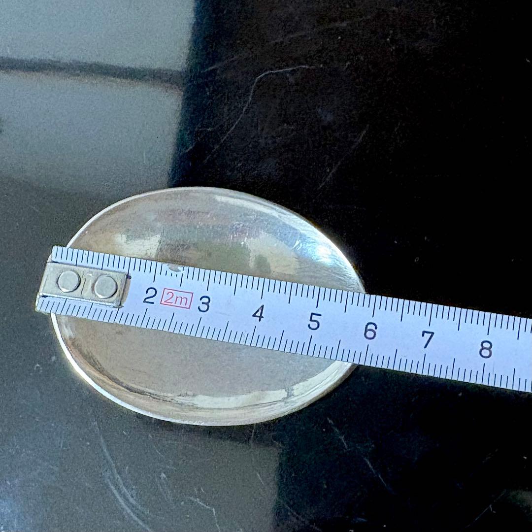 アンティーク　純銀製のスプーン　柄に花紋彫刻42.3g 全長21.cm