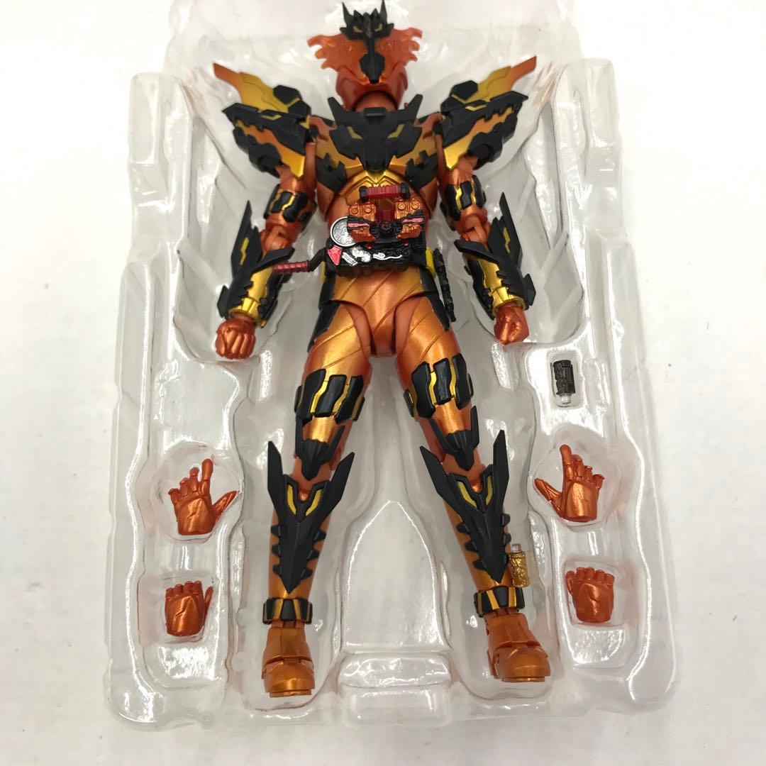 30▢S.H.Figuarts 仮面ライダークローズマグマ IY0926-1