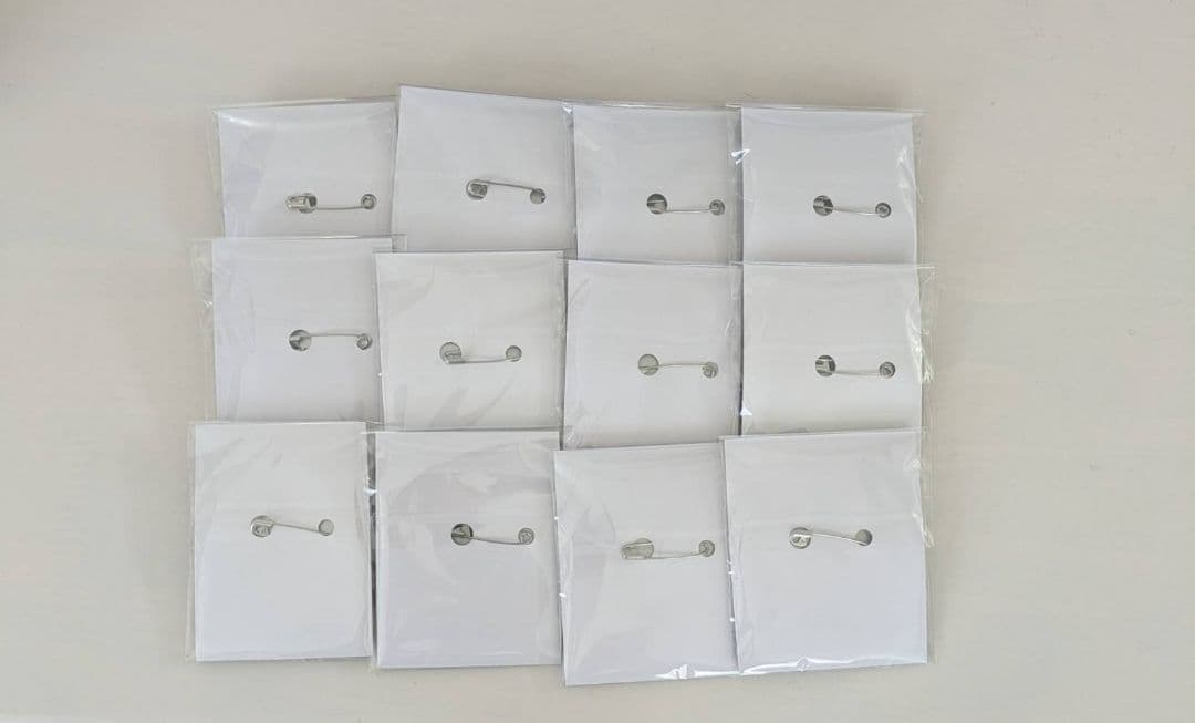 【さらに値下げしました】ChroNoiR　6周年缶バッジ 叶箔押し