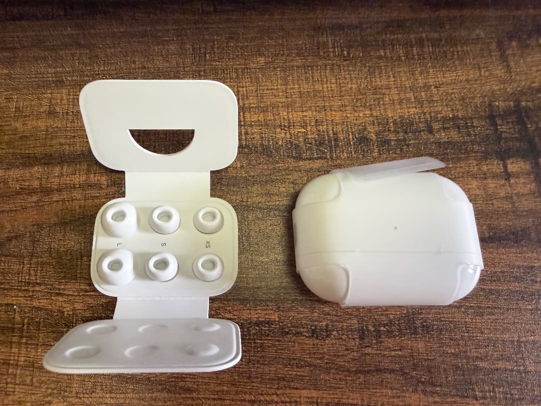 AirPods pro第2世代 本体 充電ケース付き ホワイト