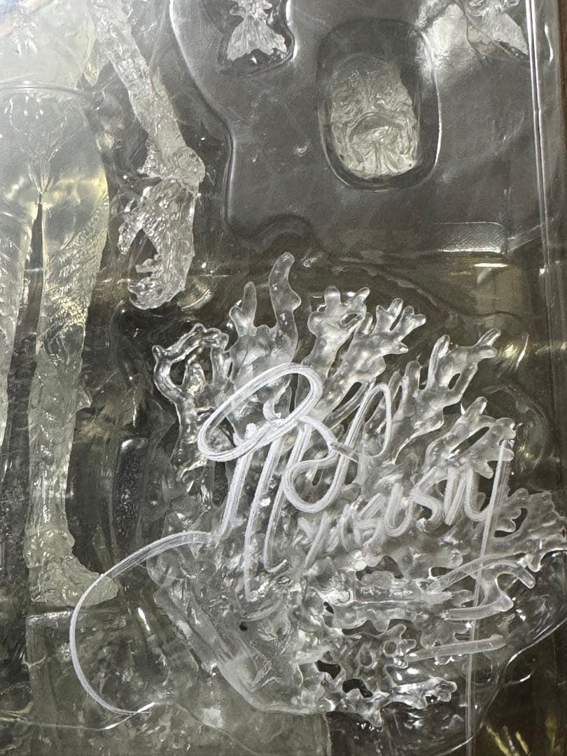 スーフェス韮沢靖氏直筆サイン入りCuria & Gillealla限定フィギュア