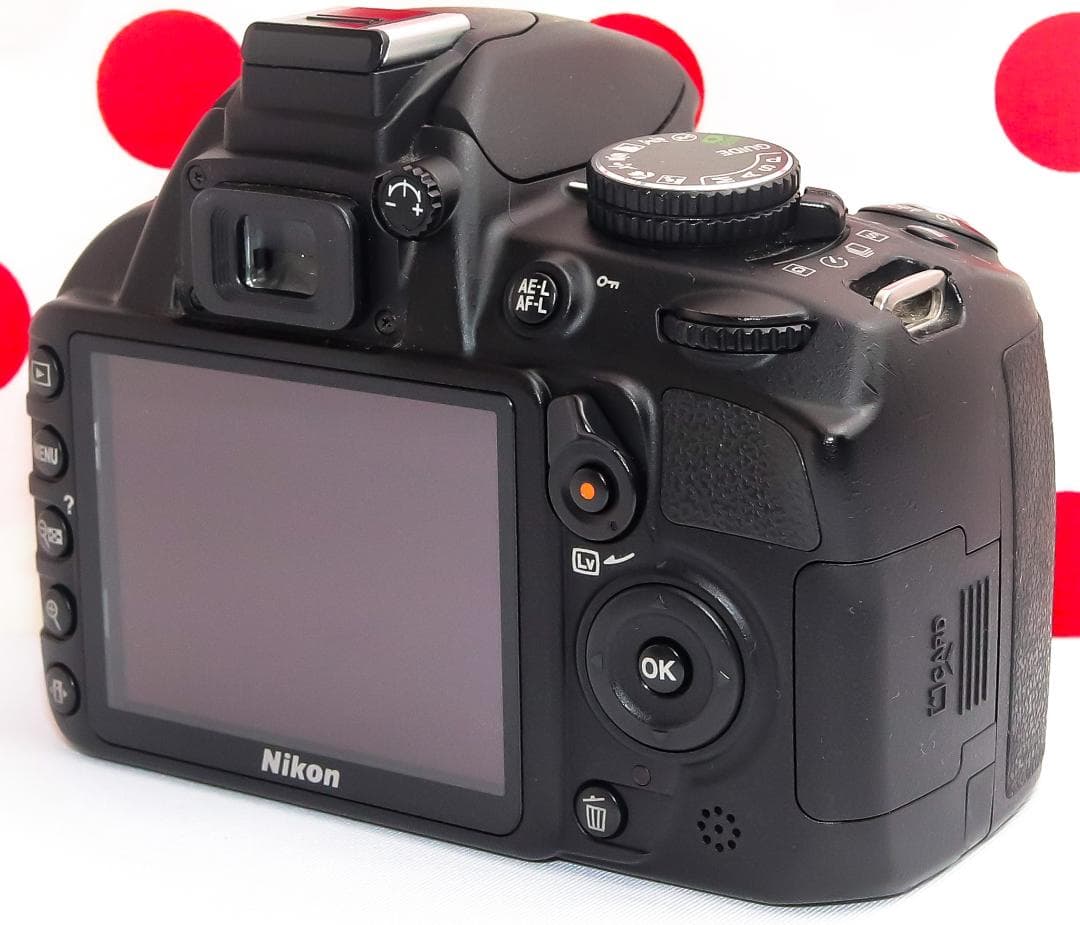 美品 ニコン Nikon D3100❤スマホに転送❤人気機種❤小型軽量一眼レフ❤