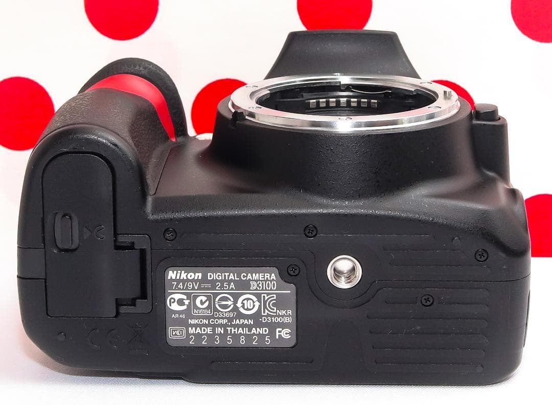 美品 ニコン Nikon D3100❤スマホに転送❤人気機種❤小型軽量一眼レフ❤