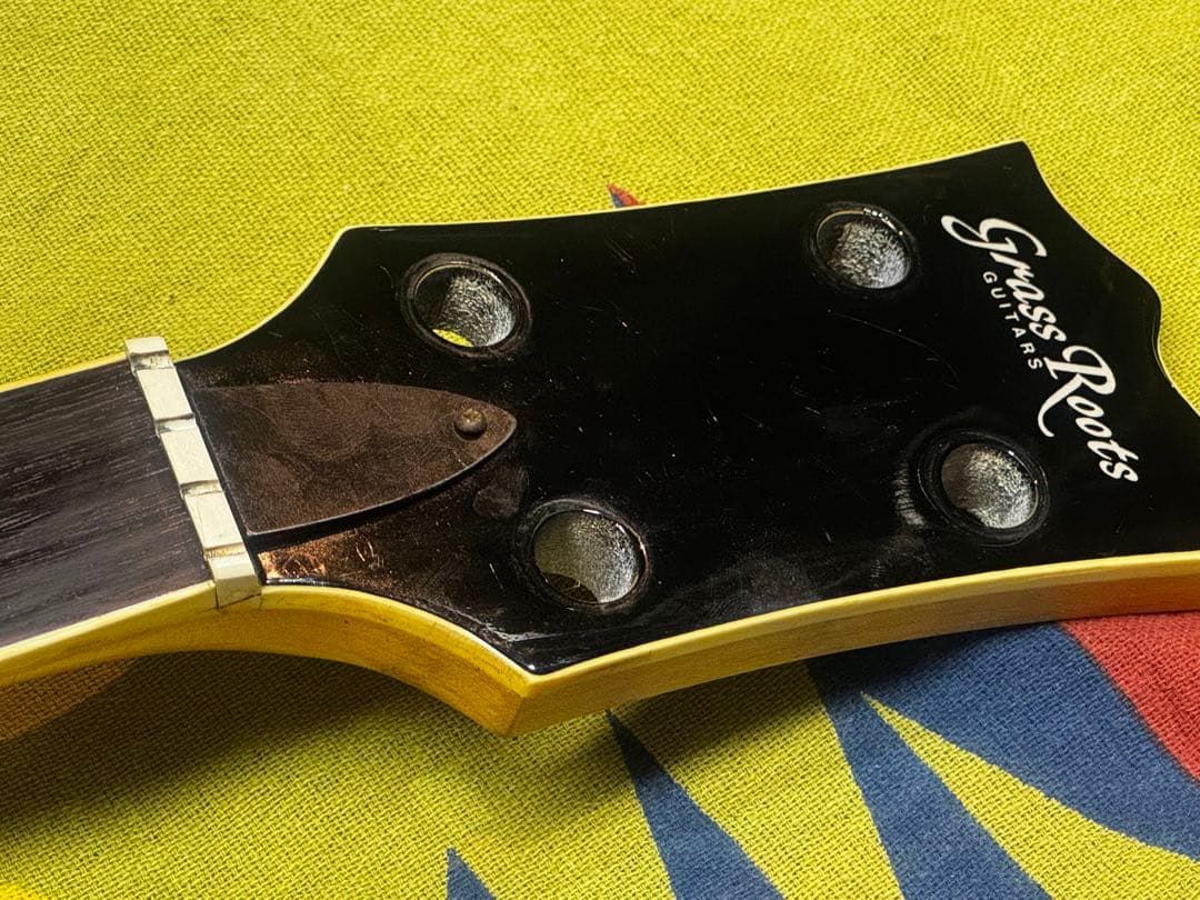 ジャンク品　Grass Roots ベース