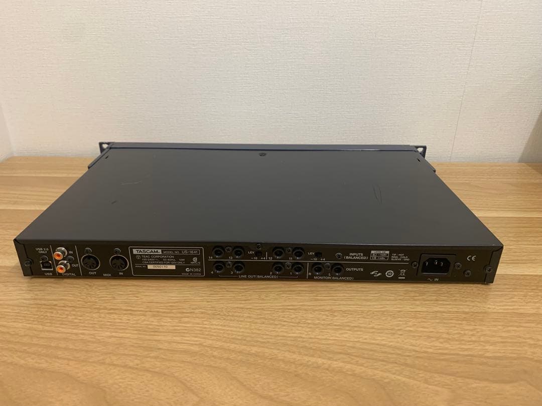 【廃盤品】TASCAMタスカム MIDIオーディオインターフェース US1401