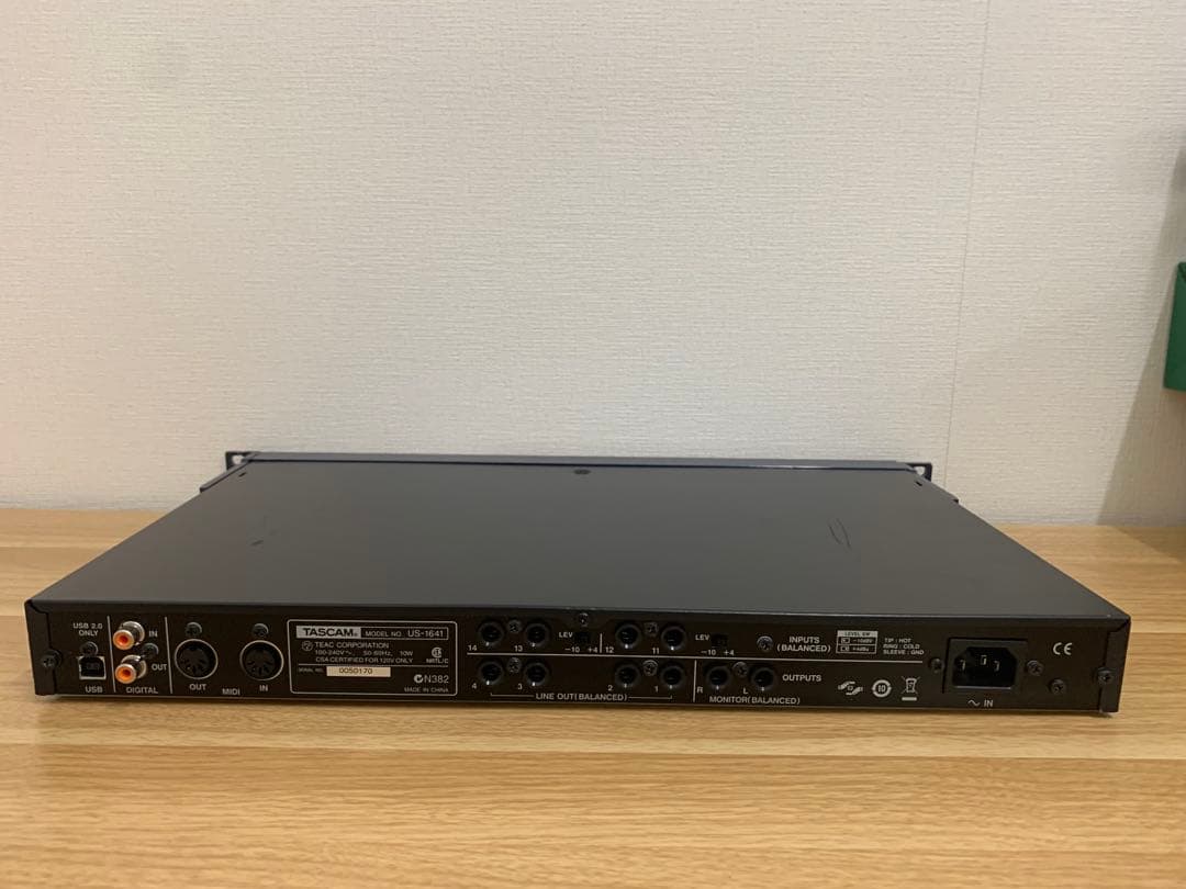 【廃盤品】TASCAMタスカム MIDIオーディオインターフェース US1401