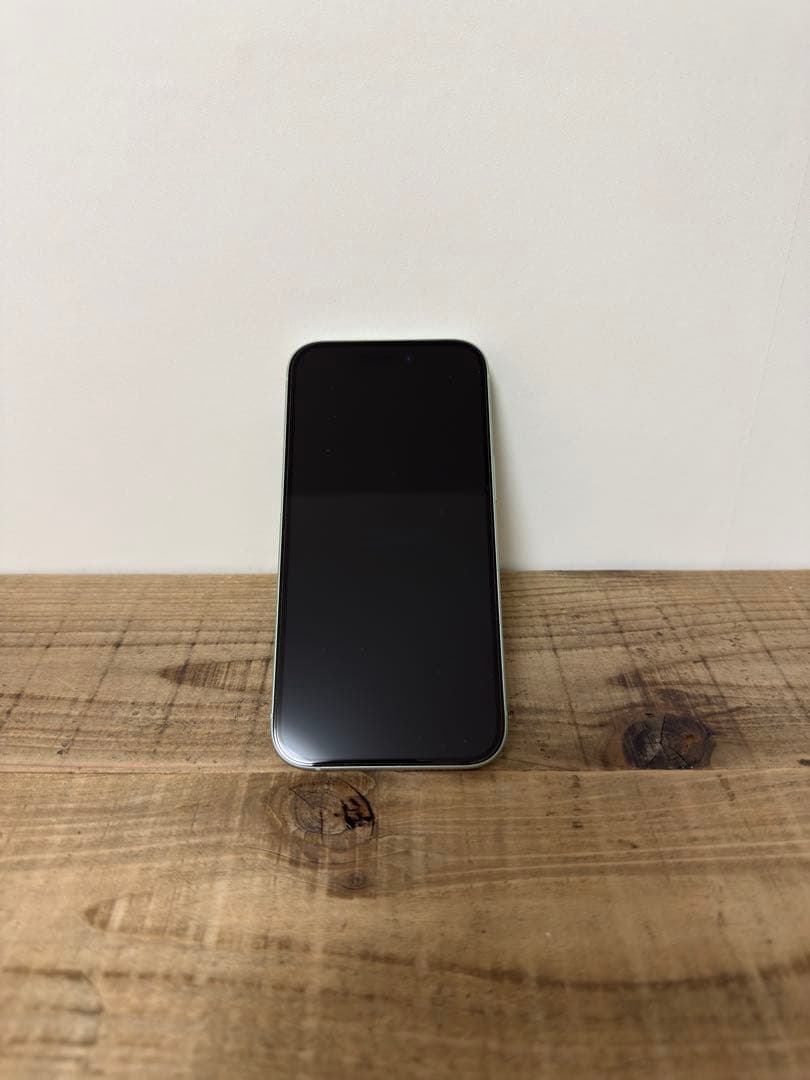 iPhone15 海外版　本体 128GB シャッター音なし