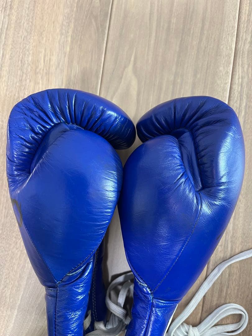 角田信朗　実使用サイン入りK1キックボクシンググローブ