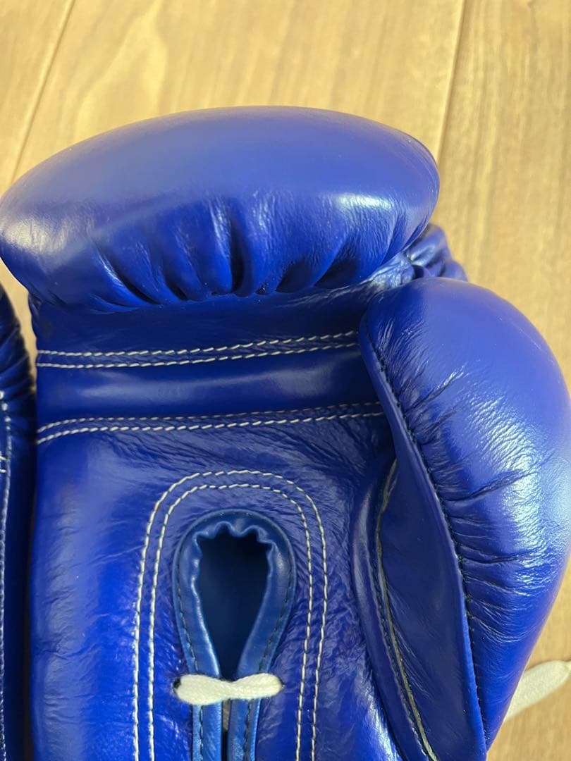 角田信朗　実使用サイン入りK1キックボクシンググローブ