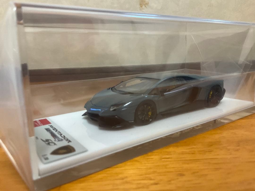 メイクアップ　1/43 アイドロン　ランボルギーニ　アヴェンタドール