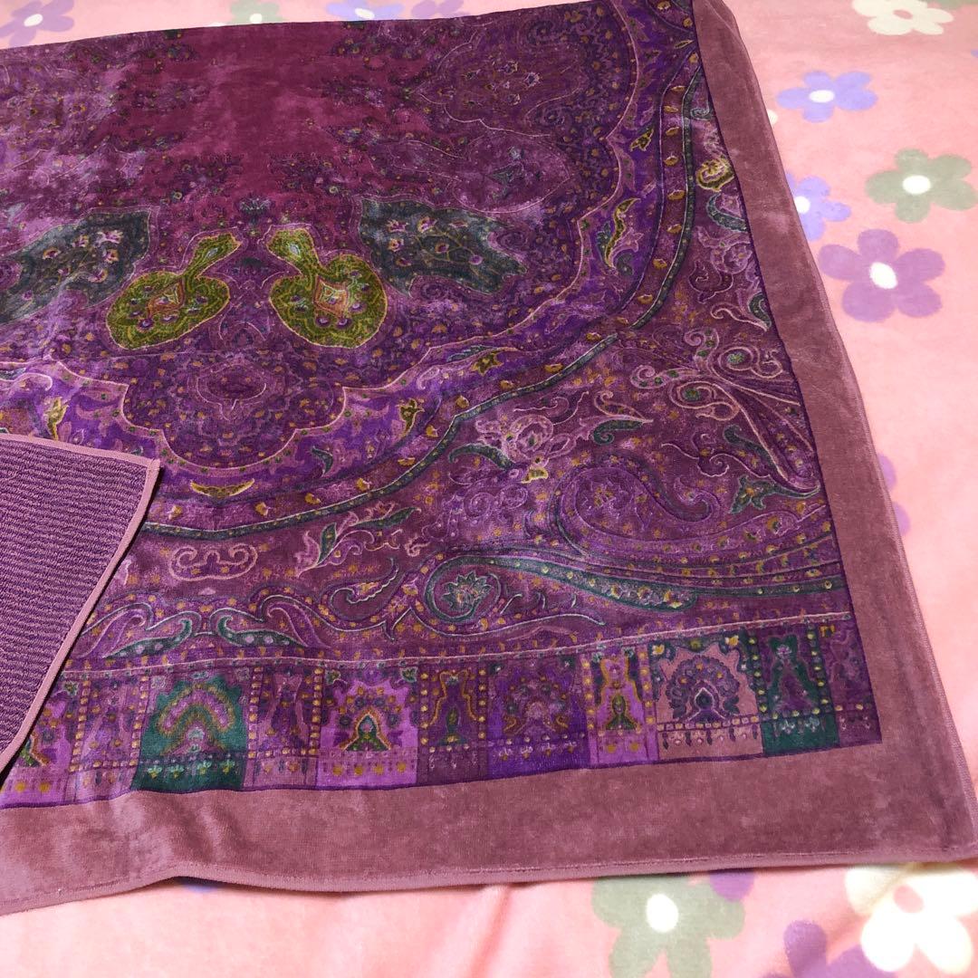 ボティタオル（バスタオル）素敵な葡萄色ペイズリー