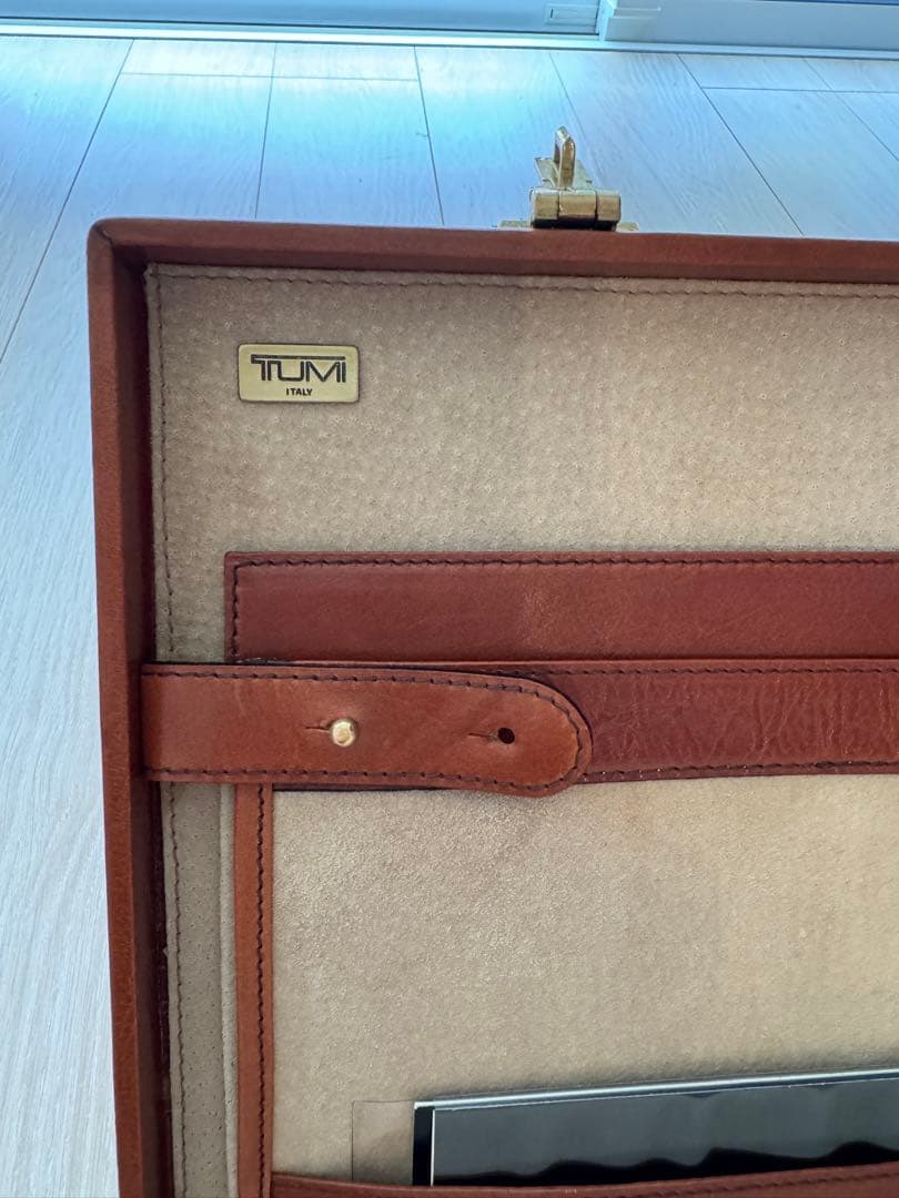 よしおページ　TUMI レザーアタッシュケース