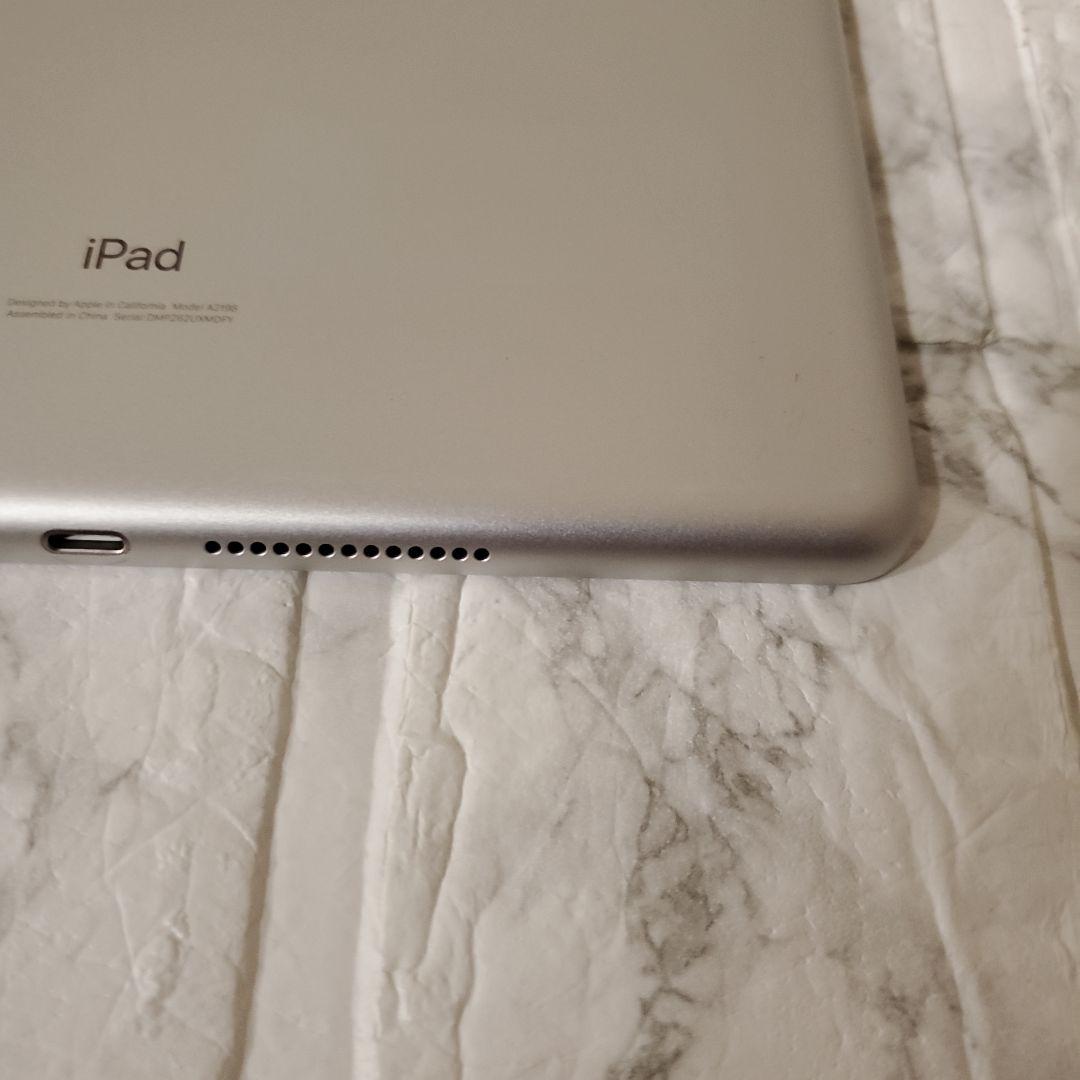 212 iPad 7世代 128GB SIMフリー シルバー
