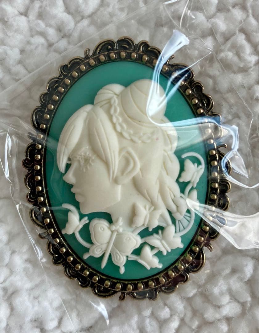 ジョジョの奇妙な冒険　カメオ風ブローチ　7個セット