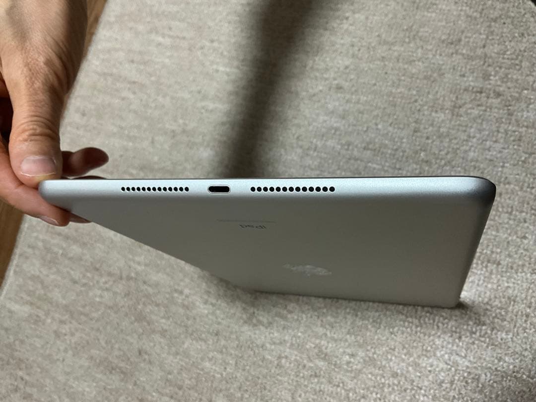 iPad 第7世代 128GB Wi-Fiモデル シルバー