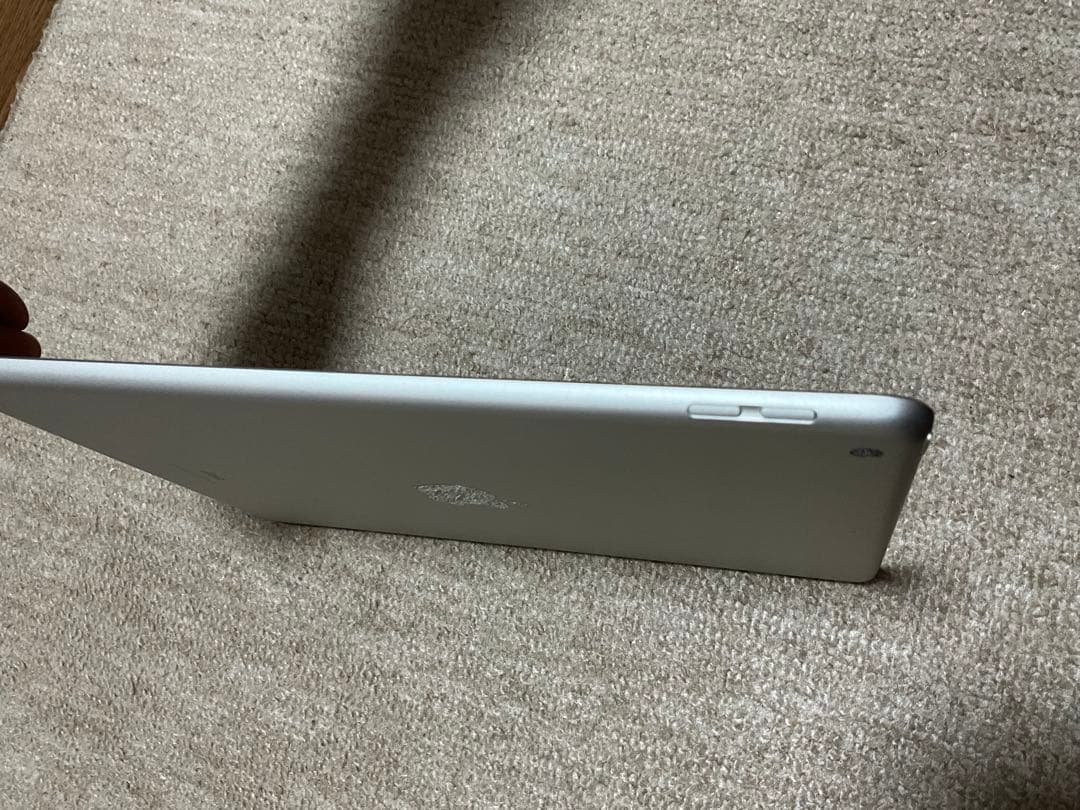 iPad 第7世代 128GB Wi-Fiモデル シルバー