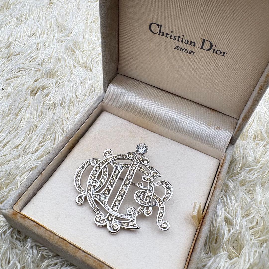ディオール　エンブレムロゴ　ストーン　ブローチ