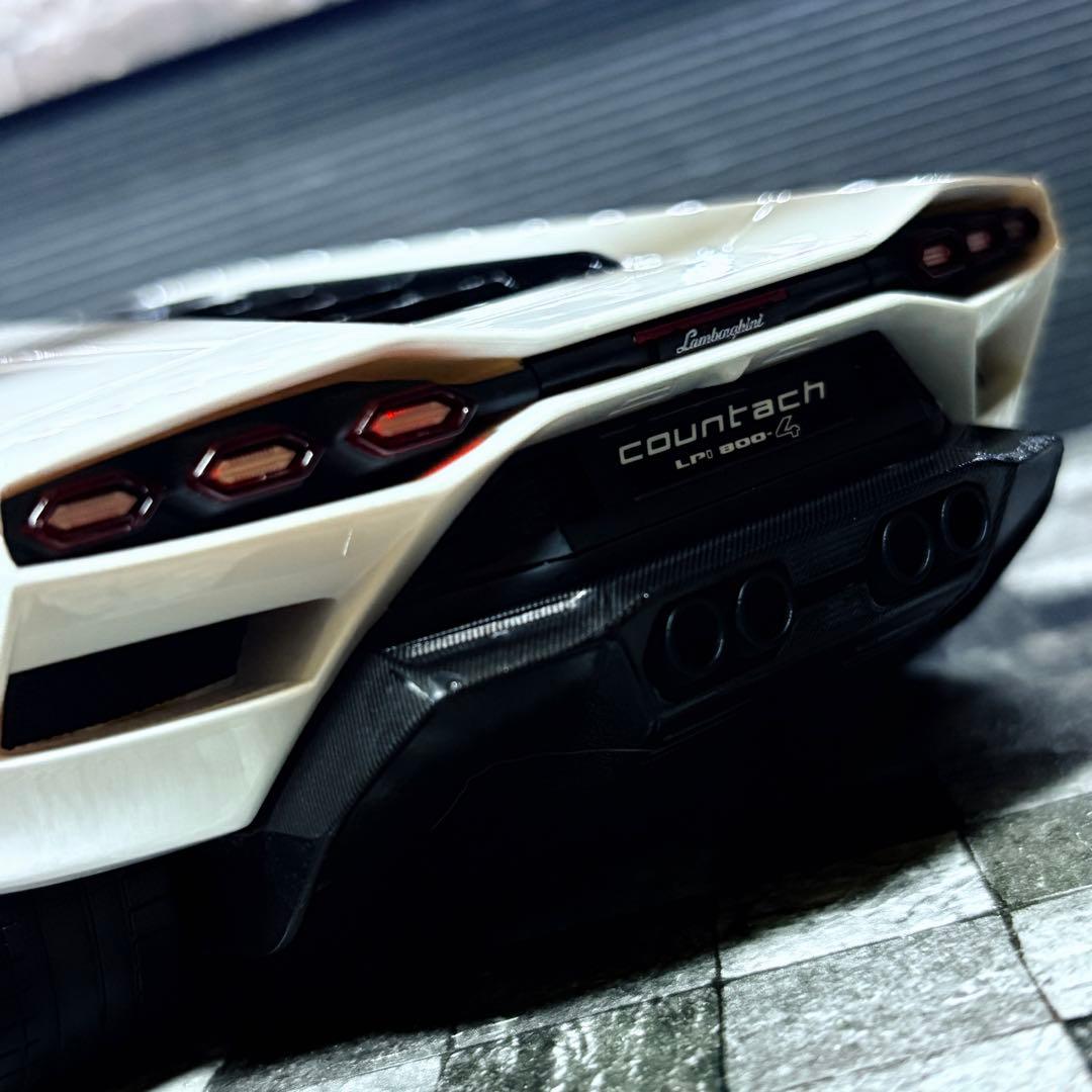 1/18 TOP SPEED ランボルギーニ カウンタック LPI 800-4