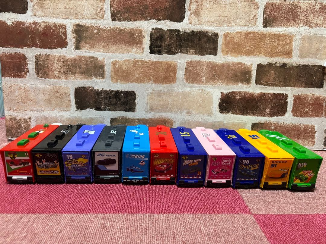 【新品】 カーズ　マックトラック トレーラー 11台セット 限定出品