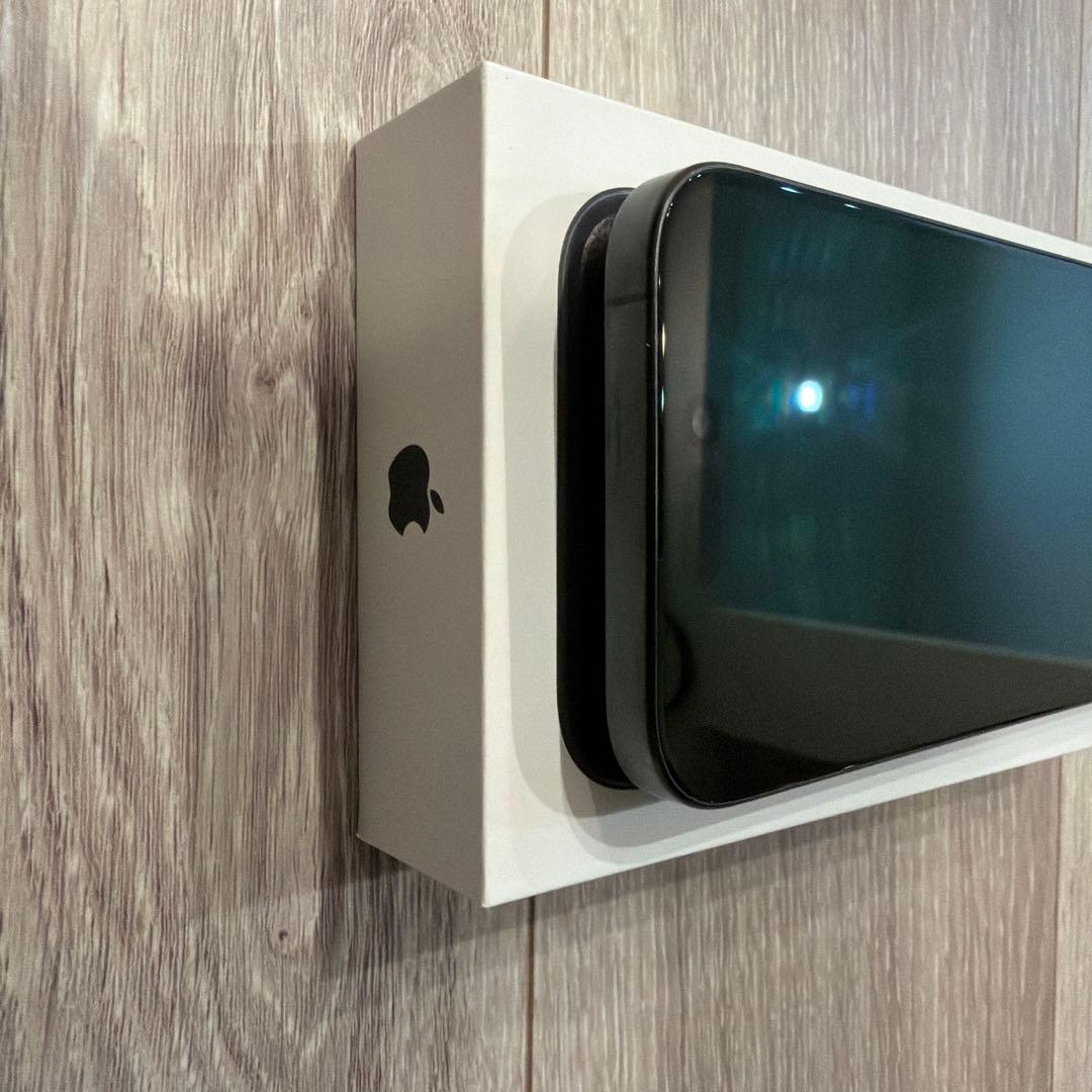 iPhone 15 pro 256GB ブラックチタニウム