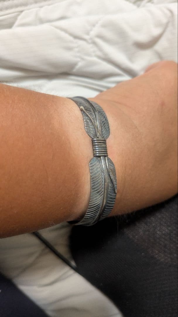 Douglas Etsittyナバホ族 フェザーシルバー インディアンジュエリー